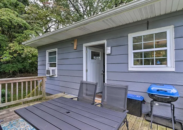 Enchanting Family House W/ Balcony < 3 Mi To Wvu!