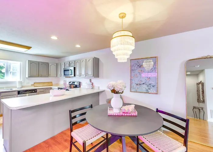 Chic Morgantown Vacation Rental - 2 Mi To Wvu!