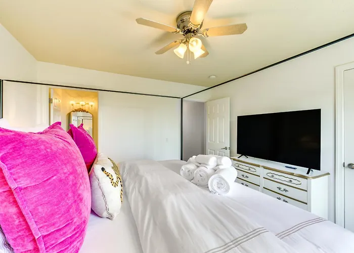 Chic Morgantown Vacation Rental - 2 Mi To Wvu!
