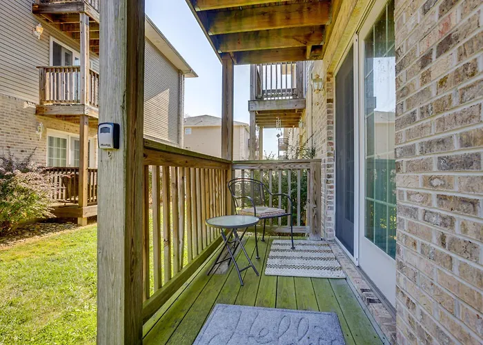 3 Mi To Wvu: Condo W/ Deck In Morgantown